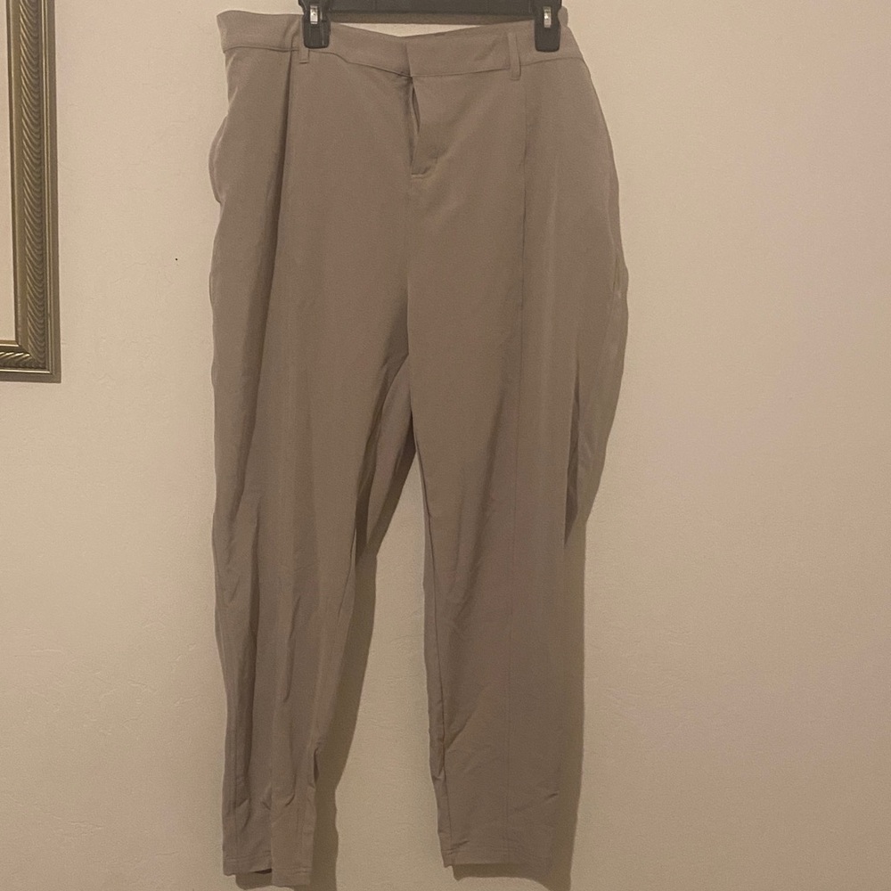 Women’s Tan Pants